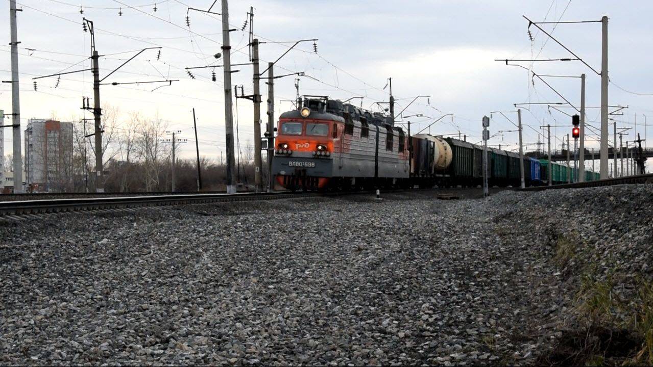 Электровозы ВЛ80С-698 и ВЛ80С-480