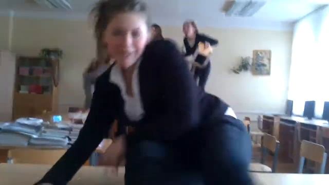 Упоротые танцы вместо информатики:D