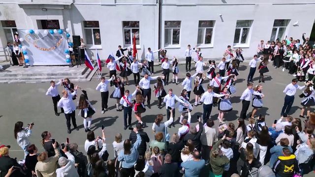 Последний звонок в Троицкой школе №5. 20 мая 2025. смотреть онлайн