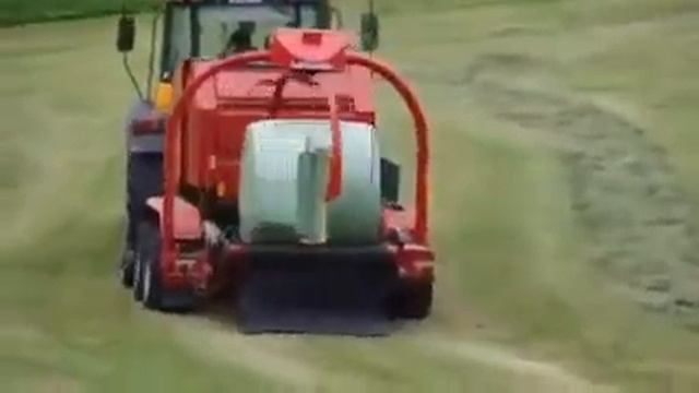 СоюзБелАгро : Пресс подборщик-обмотчик Feraboli Duetto 125 TOPCUT