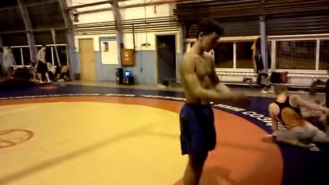 Backflip, заднее сальто.