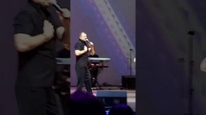 Пластиночка виниловая поет с Алексеем Петрухиным для