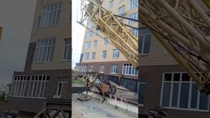 Демонтаж КБ 403. опускание портала с оголовком.