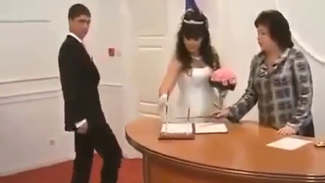 Быдло противный жених!!