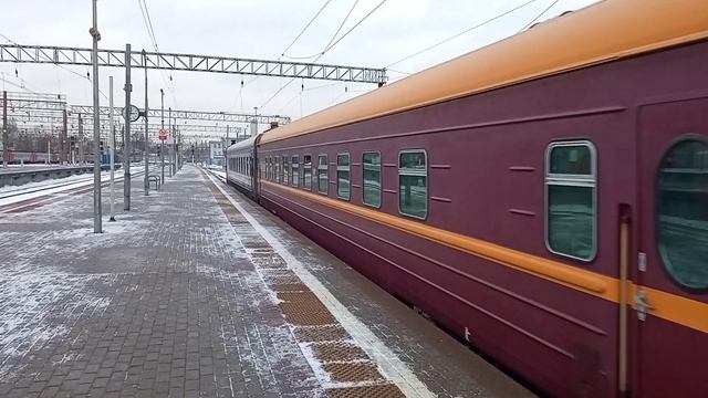 ЭП2К-336 с туристическим поездом 933 Ярославль - Москва смотреть онлайн