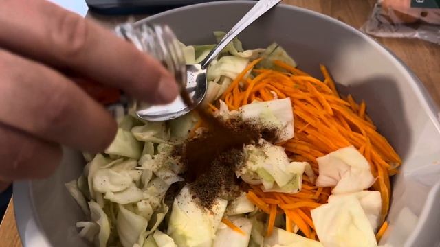 Качан капусты и две моркови 🥕🥕. РЕЦЕПТ ОТ МУЖА.