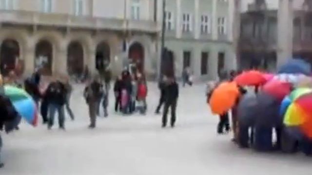 ФЛЕШМОБ "300 СПАРТАНЦЕВ". ПРИКОЛ НЕИМОВЕРНЫЙ))) смотреть онлайн