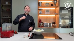 Шеф Вивьен готовит салат из капусты по рецепту францу?