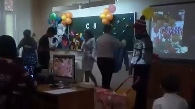 Сценка на 8 марта смотреть онлайн