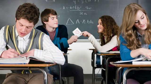 Истории из жизни. Отец вывез дочь, отдалить её от одноклассника, но они случайно встретились на шко смотреть онлайн