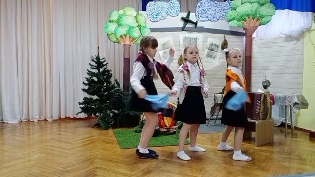 Инсценировка песни "Катюша" смотреть онлайн