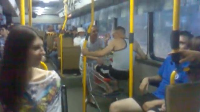 придурки в автобусе.mp4 смотреть онлайн