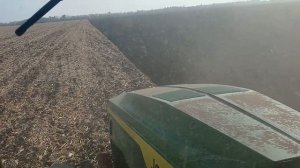 Пахота на John Deere 8R 340