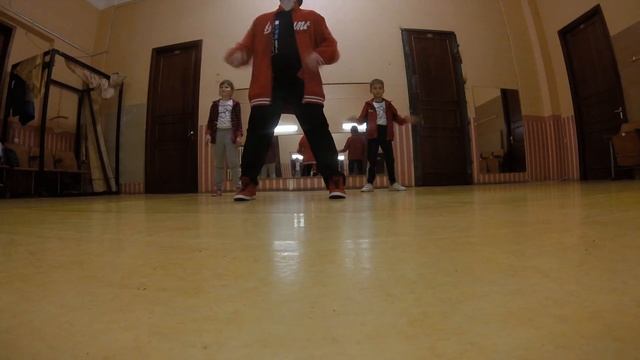 Лирик хип-хоп с малышами)