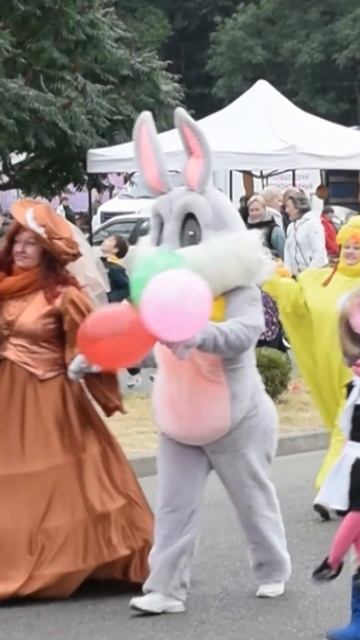 Карнавал Фестиваль ростовых кукол Совершенный Мир Сказки ждёт всех в 2024 году смотреть онлайн