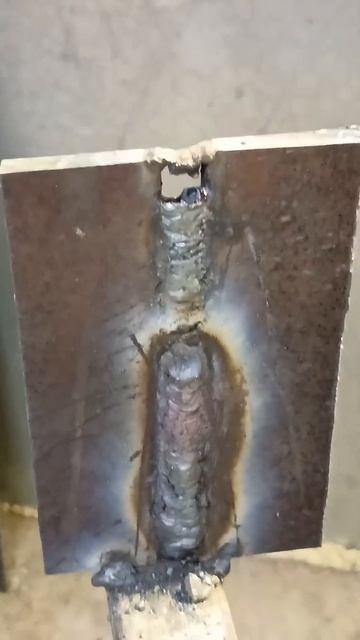 СВАРКА БОЛЬШИХ ЗАЗОРОВ БЕЗ ПРИСАДКИ😉 #сварка #сварщи? смотреть онлайн