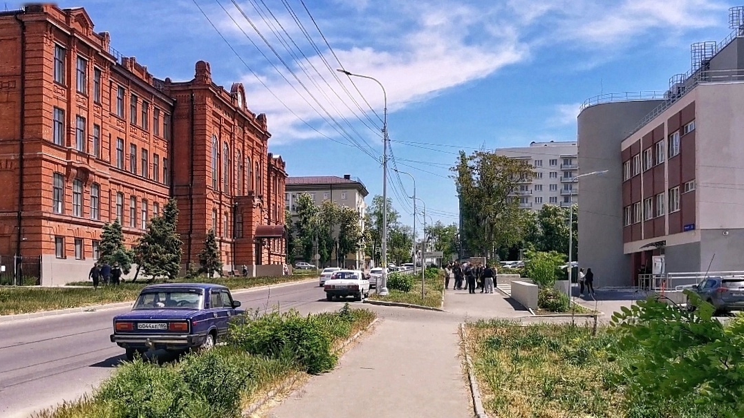 МАРИУПОЛЬ приезжают из других городов Посмотреть Восстановление🏬Ремонт и Жизнь сегодня смотреть онлайн