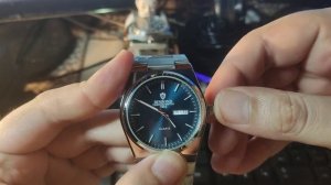 Распаковка кварцевых наручных часов Binbond B102