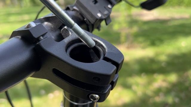 Как поднять руль на велосипеде. Удлинитель руля велос?