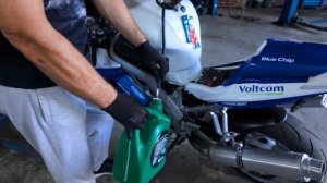 SUZUKI. Замена топливного фильтра.