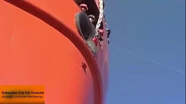 Спуск Кораблей на воду или как спускают корабли в море смотреть онлайн