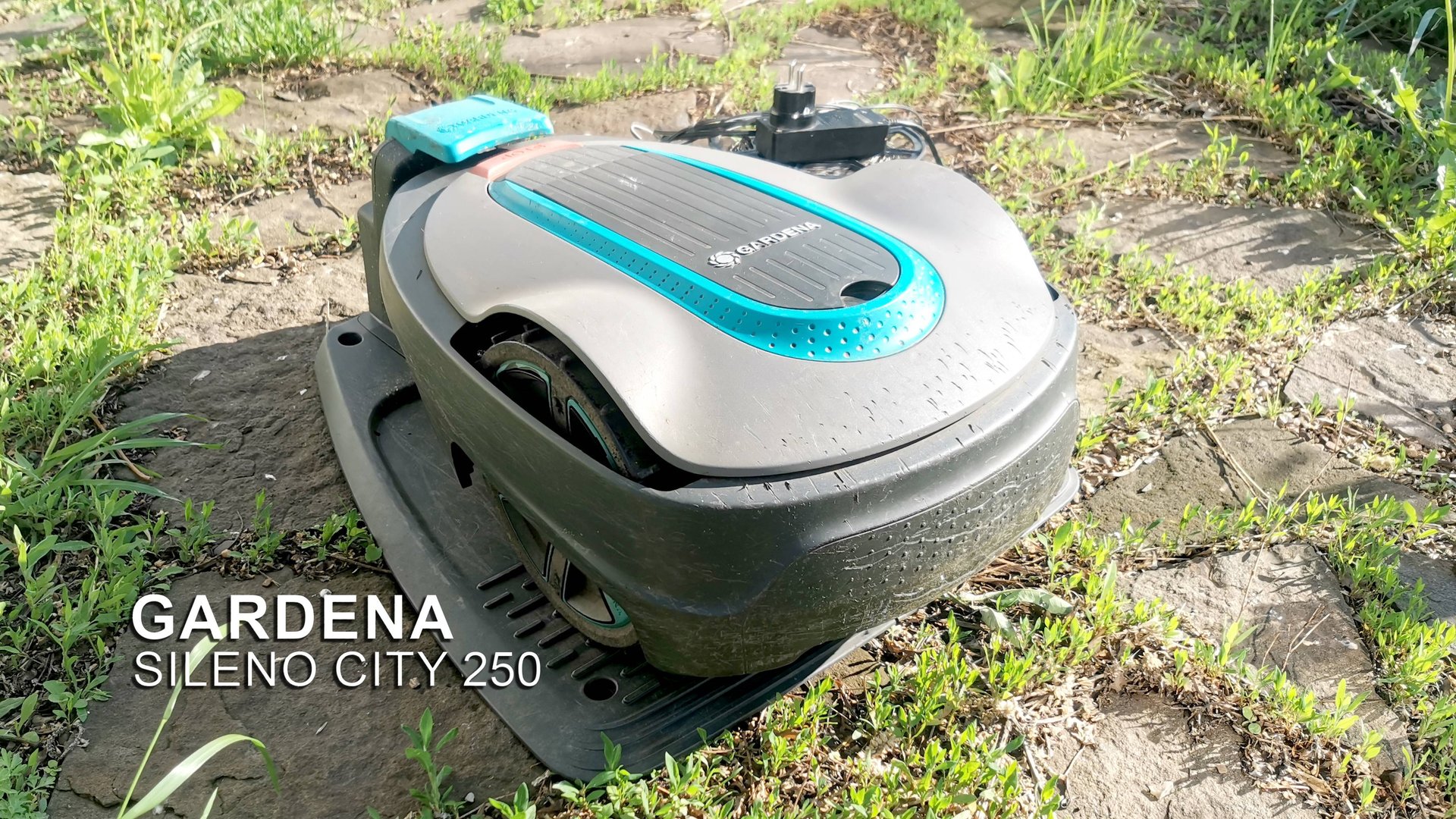 Газонокосилка-робот Gardena Sileno City 250