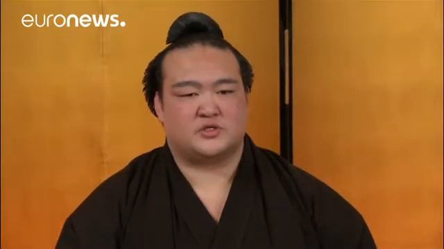 Высший титул в сумо впервые за 19 лет присужден японцу смотреть онлайн