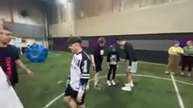 ШПАНА ИГРАЕТ В БАМПЕРБОЛ (ft. Мафаня, Брамо, Лида, СБомба, Мамура, Зеля, Бебрина, Диса, Тоня и Бакс) смотреть онлайн