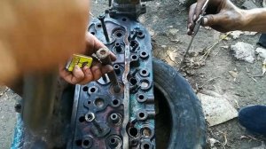 Меняем направляющі втулки клапанів на головкі юмз-6