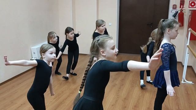 Подготовка к концерту. Танец "Забавные пингвины" смотреть онлайн