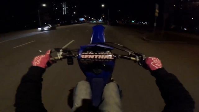 СТАНТ НА БЕШЕНОМ ПИТБАЙКЕ ПО МОСКВЕ|YAMAHA YZ85 смотреть онлайн
