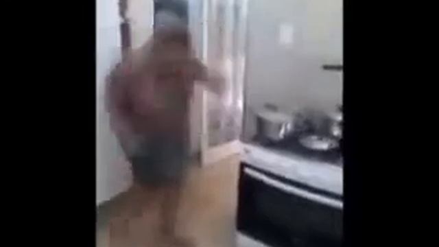 Зацикленный женский задорный танец