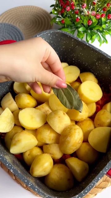 Овощное рагу с молодым картофелем