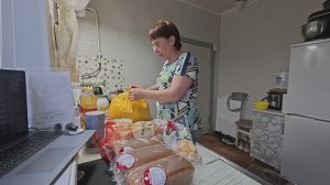 Закупились, на какое то время хватит. Жизнь простых людей в деревне