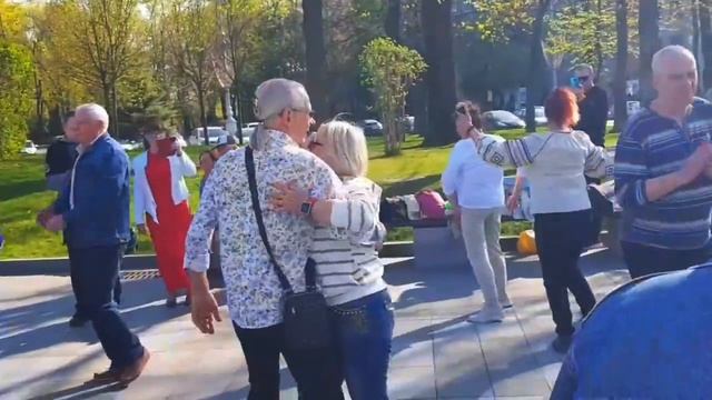 19 апреля 2025 АРОМАТ ВЕСНЫ,НЕЖНЫЕ ТЮЛЬПАНЫ #kharkiv смотреть онлайн