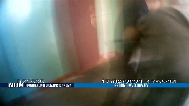 В Гродно милиционеры спасли пенсионерку из горящей квартиры смотреть онлайн