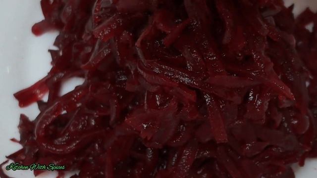 Свекольный салат с грецкими орехами съедают за минуту