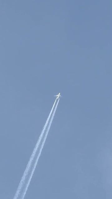 Объявляется посадка на рейс Dubai DBX - Nice NCE смотреть онлайн