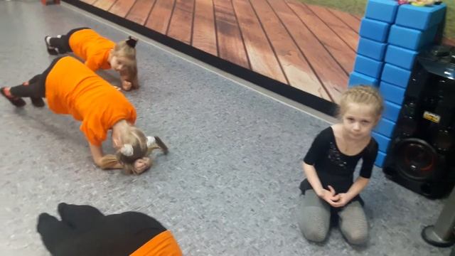Шоу-балет Victory Dance конец урока планка)))