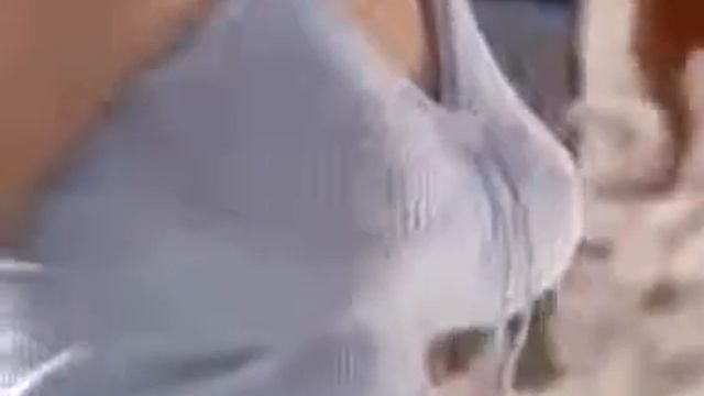 Девочки, жуйте жвачки и ваша грудь станет больше Юмор! Прикол! Смех смотреть онлайн