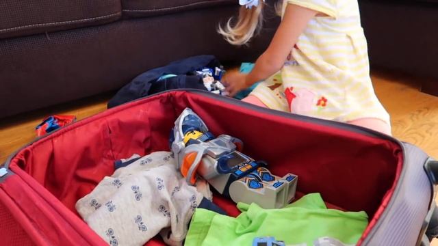 Андрюша уезжает! Ариша не хочет Оставаться Одна Скетчи для детей смотреть онлайн