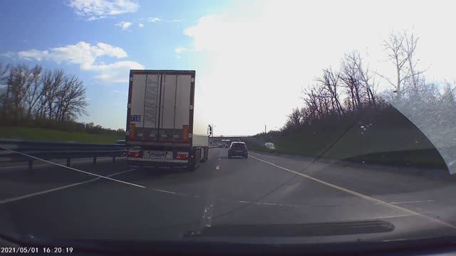 Дальнобой в левом ряду