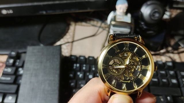 Обзор механических наручных часов Forsining H099M