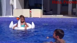 МИСТЕР МАКС ПРИКАЛЫВАЕТСЯ НАД ПАПОЙ  МИСТЕР МАКС ПРАНК ШУТКА