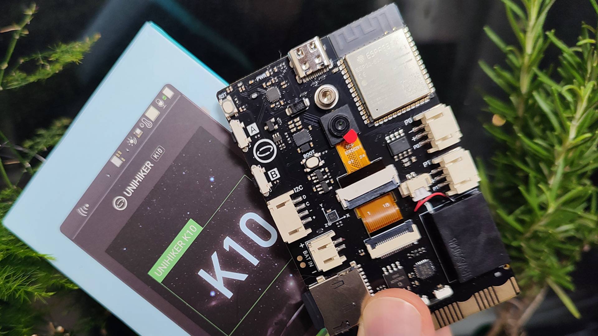 AI для DIY? Обзор на плату UNIHIKER K10 от DFROBOT
