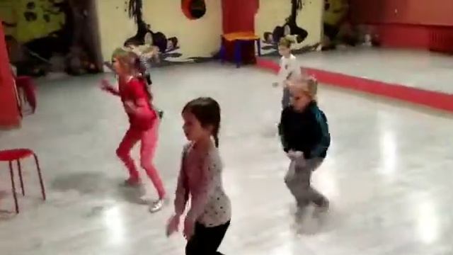 хип хоп 7-9 повторяем дома хореографию