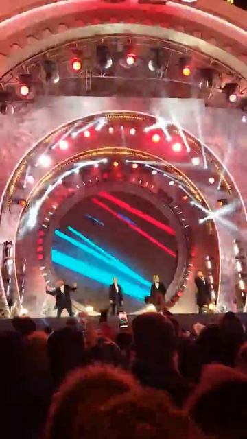 Новогодний концерт на Поклонной горе. «Летящей походкой...» смотреть онлайн