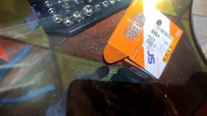 Замена задних тормозных дисков и колодок Toyota prius 30