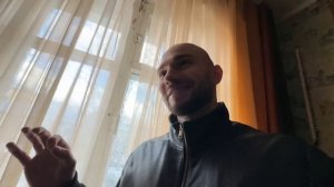 ОБОРЗЕВШИЙ ШКОЛЬНИК ОГРАБИЛ МАГАЗИН APPLE в 15 ЛЕТ!