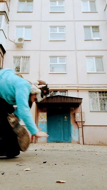 чёрный лавилас) #квадробика #прыжок #рысь #лавилас